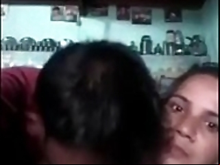 मा को बेटे ने पीछे से लुण्ड रगड़ के घुसा दिया
